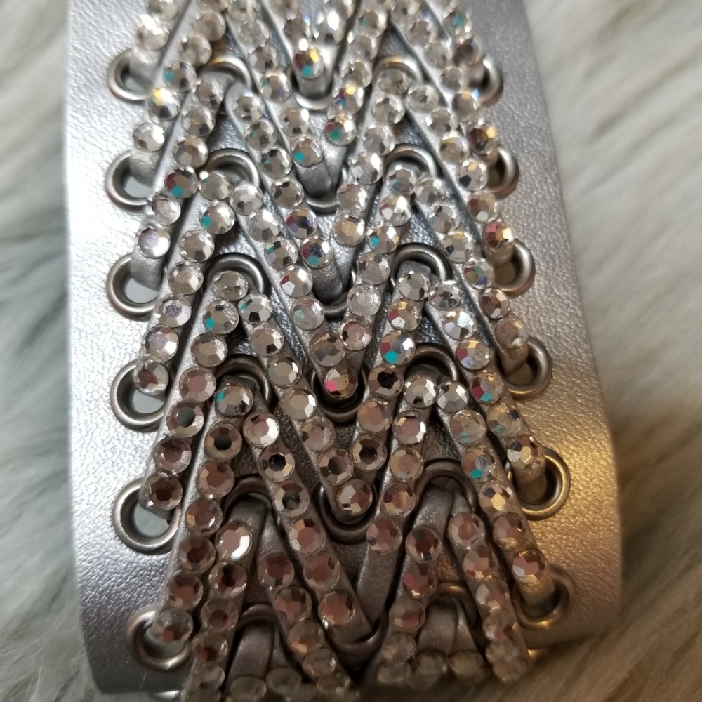 Buckle Rhinestone Bracelet - Picture 6 of 8